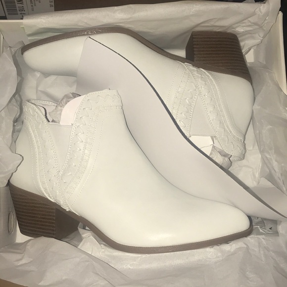 😍New White Faux Leather Booties❤️ - Picture 2 of 7